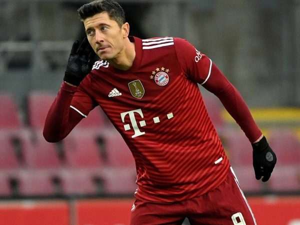 Tin chuyển nhượng trưa 26/5 : Bayern làm khó Barca vụ Lewandowski
