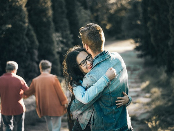 Mơ thấy người yêu cũ quay lại là điềm gì, dữ hay lành?