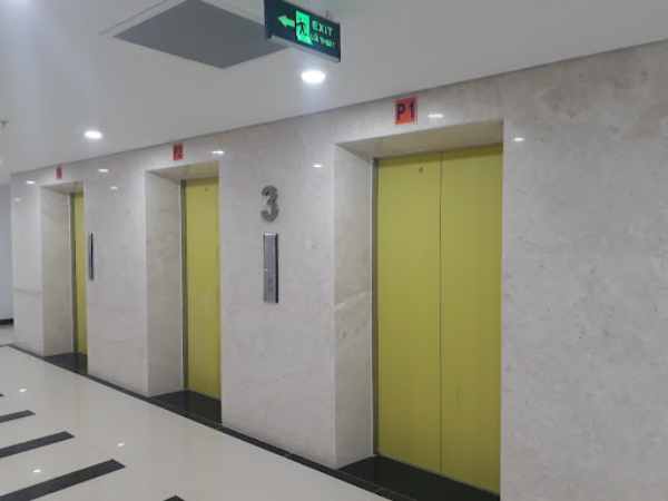 Mơ thấy thang máy rơi tự do