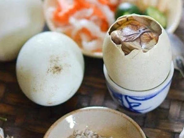 Mộng mị thấy mình ăn trứng vịt lộn