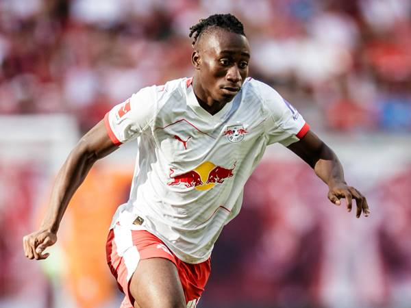 Giải mã phong cách thi đấu của Yan Diomande